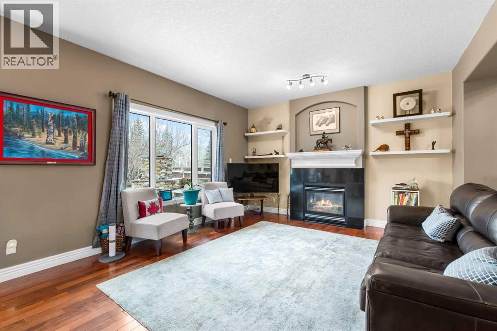 20 Royal Highland Court NW, Calgary, Alberta  T3G 4Y2 - Photo 3 - A2282859