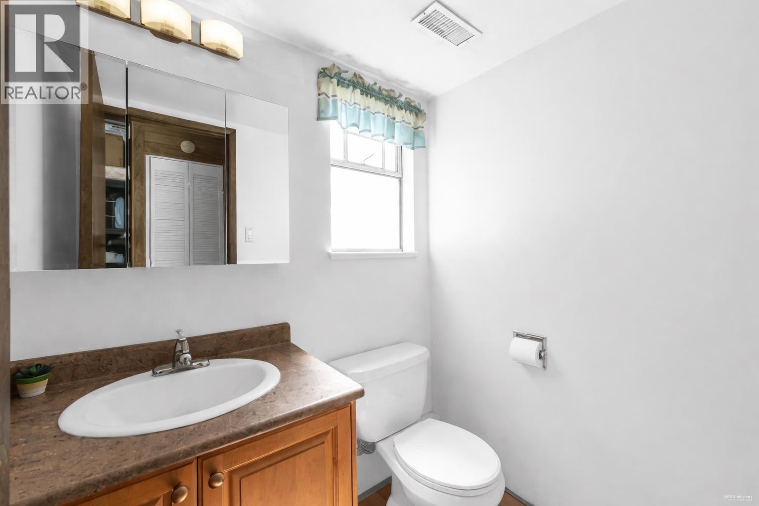 7551 Barkerville Court, Richmond, British Columbia  V7A 1K8 - Photo 5 - R3097490