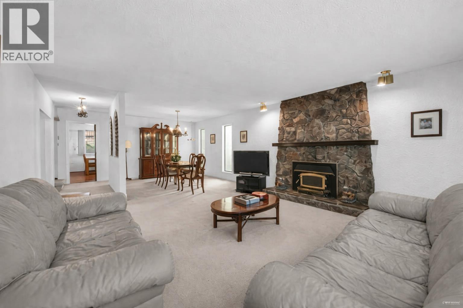 7551 Barkerville Court, Richmond, British Columbia  V7A 1K8 - Photo 3 - R3097490