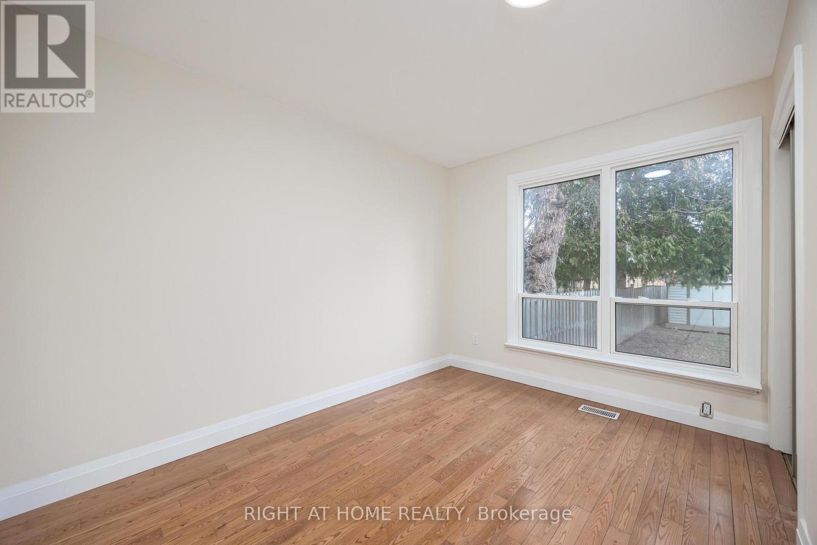 Main - 35 Garthdale Court, Toronto, Ontario  M3H 5P7 - Photo 11 - C12892076