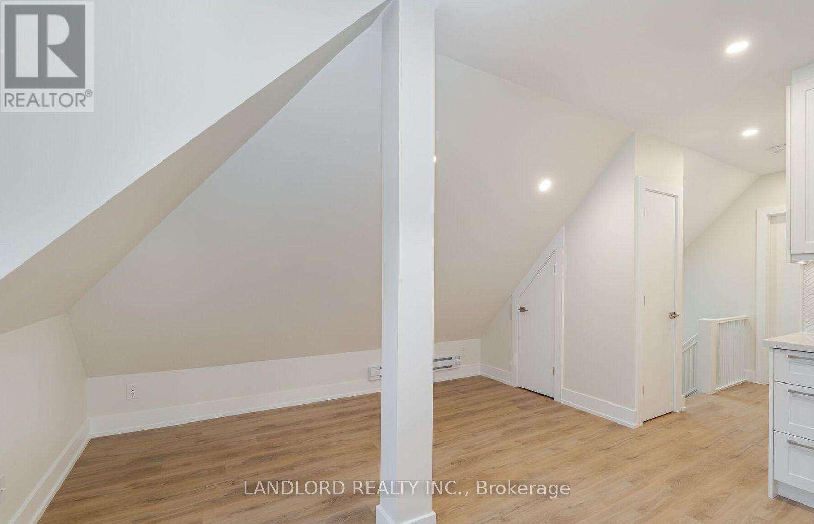 3rd Fl - 73 Dewson Street, Toronto, Ontario  M6H 1G9 - Photo 4 - C12892164
