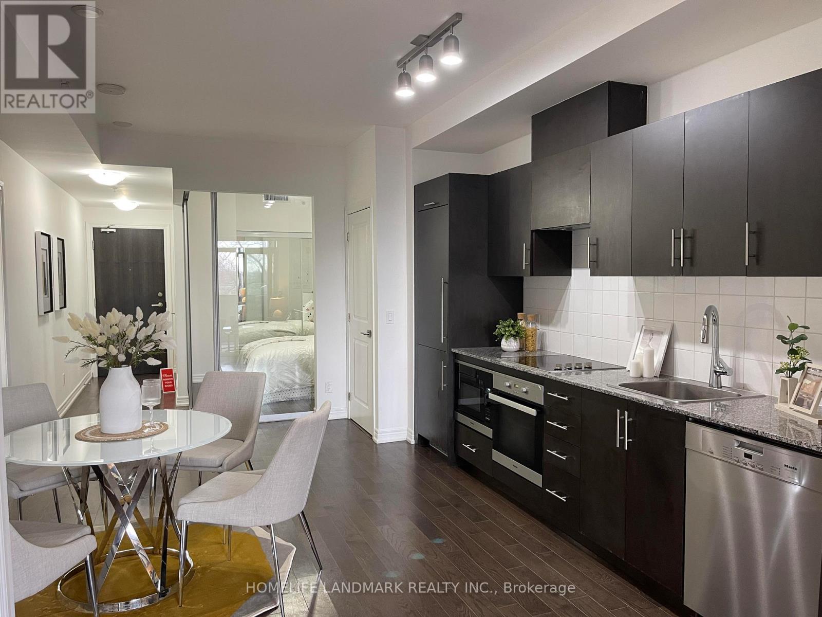 304 - 23 Glebe Road W, Toronto, Ontario  M5P 0A1 - Photo 8 - C12892244