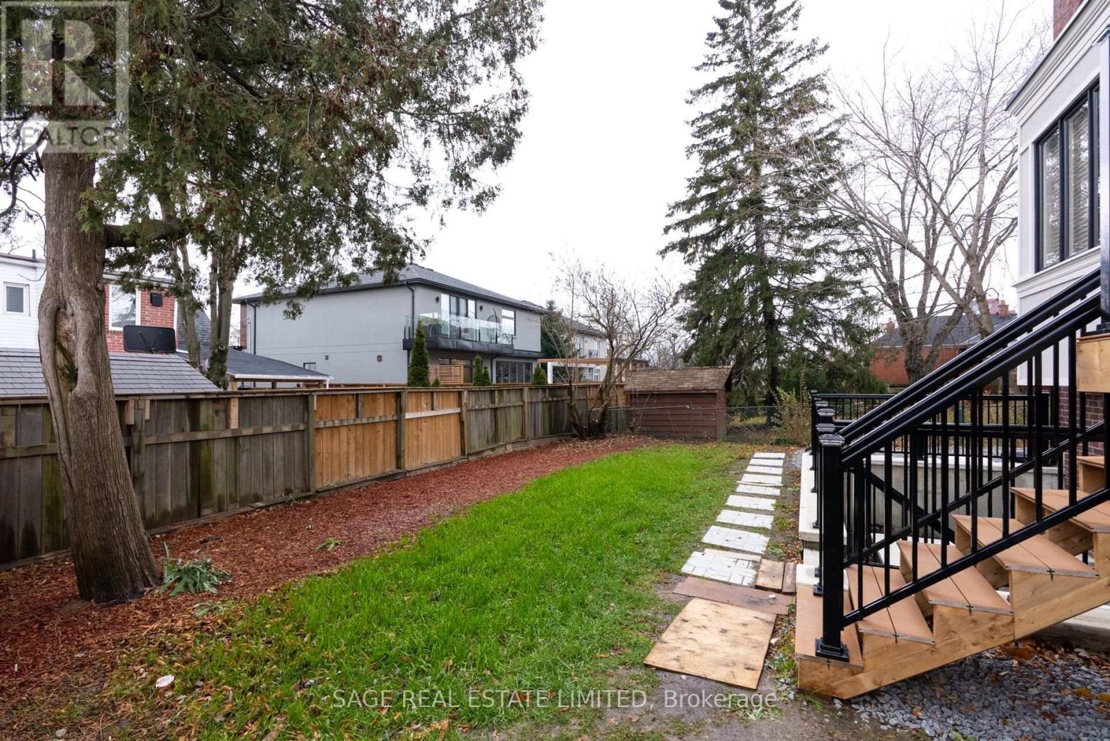 Lower - 185 Fairholme Avenue, Toronto, Ontario  M6B 2X5 - Photo 3 - C12892258