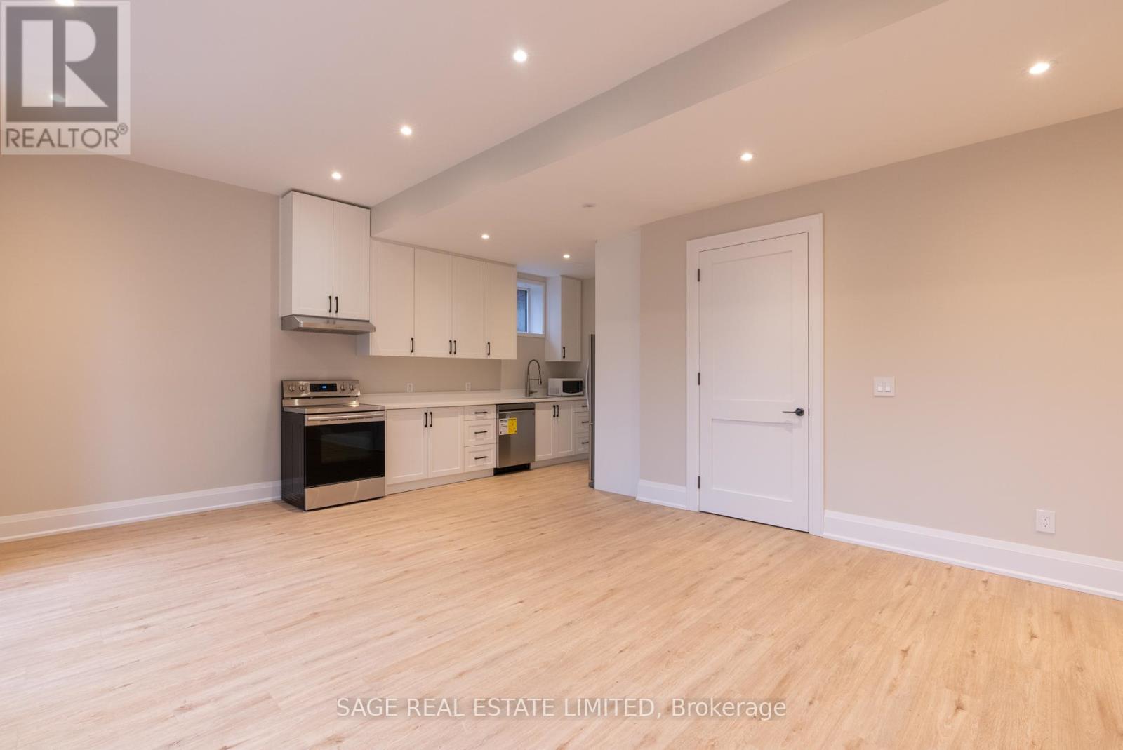 Lower - 185 Fairholme Avenue, Toronto, Ontario  M6B 2X5 - Photo 6 - C12892258