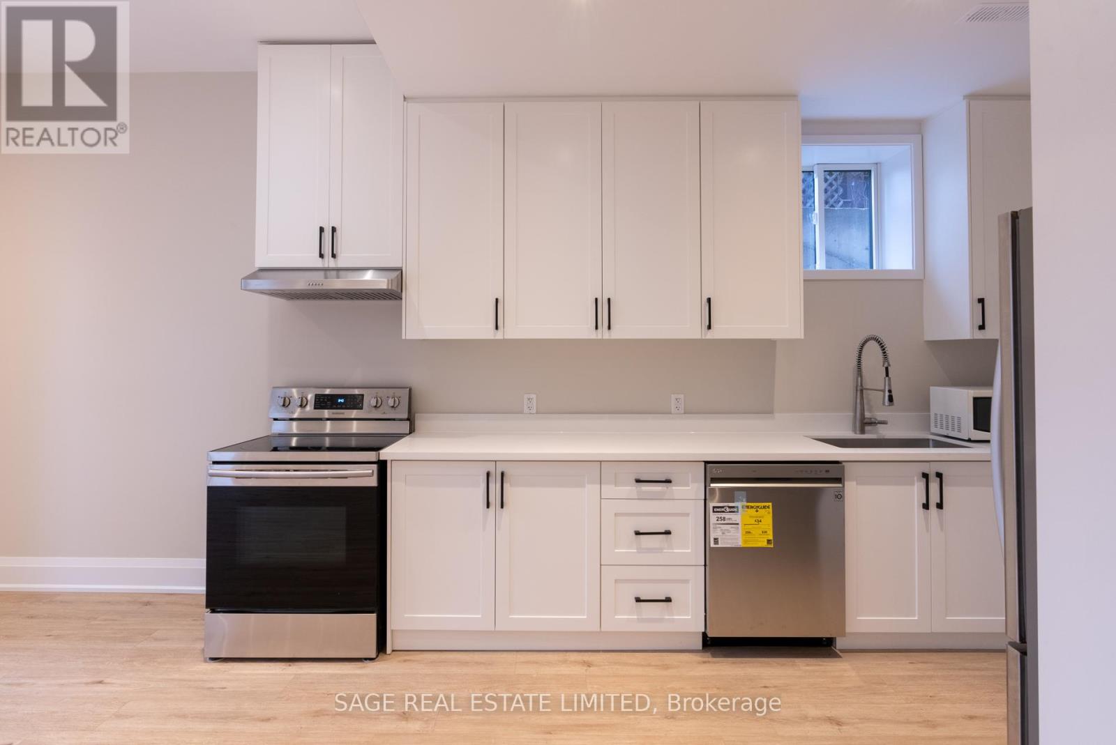 Lower - 185 Fairholme Avenue, Toronto, Ontario  M6B 2X5 - Photo 8 - C12892258