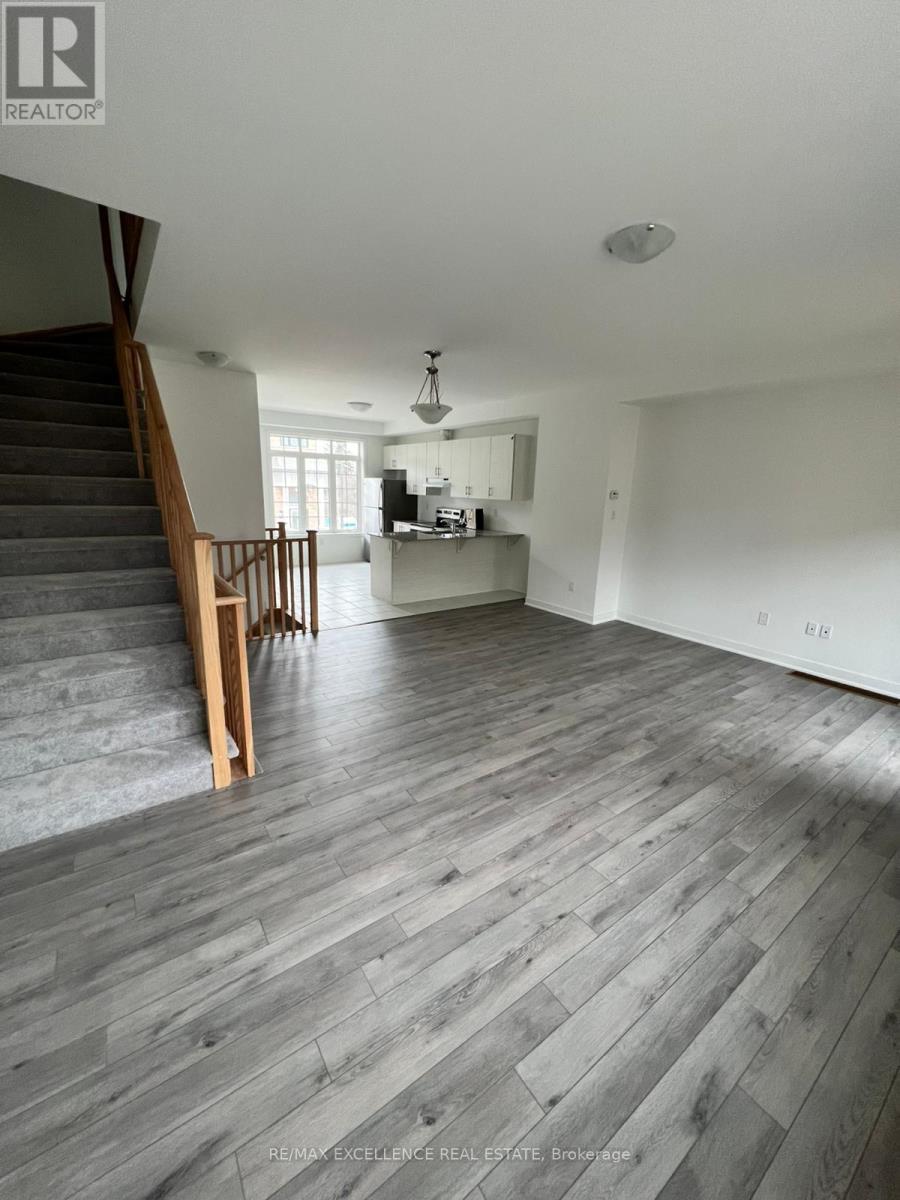 4 Calloway Drive, Whitby, Ontario  L1N 0N9 - Photo 3 - E12892144