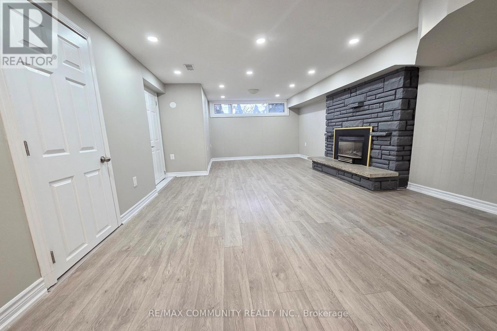 Bsmt - 315 Rossland Road W, Whitby, Ontario  L1N 3H8 - Photo 10 - E12892254