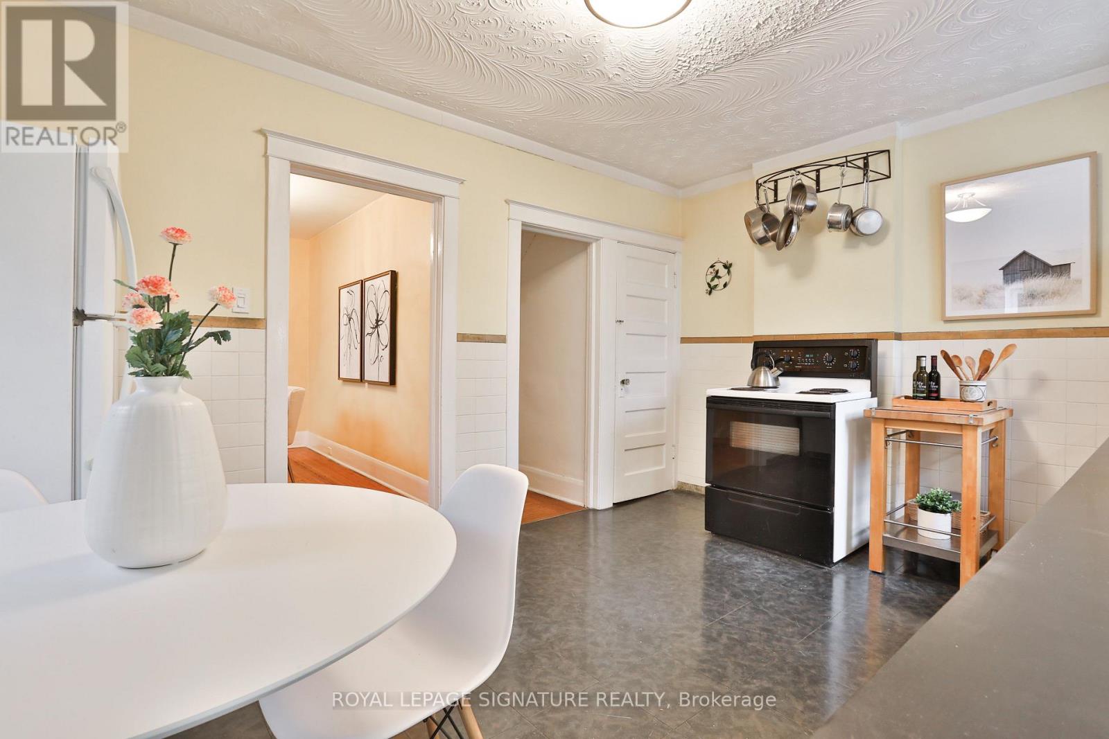 4 Earl Haig Avenue, Toronto, Ontario  M4C 1E1 - Photo 15 - E12892282