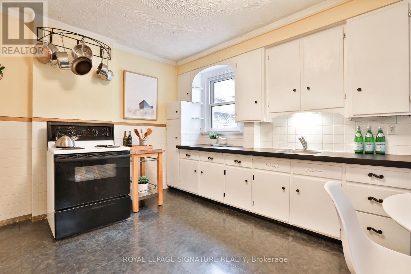 4 Earl Haig Avenue, Toronto, Ontario  M4C 1E1 - Photo 17 - E12892282