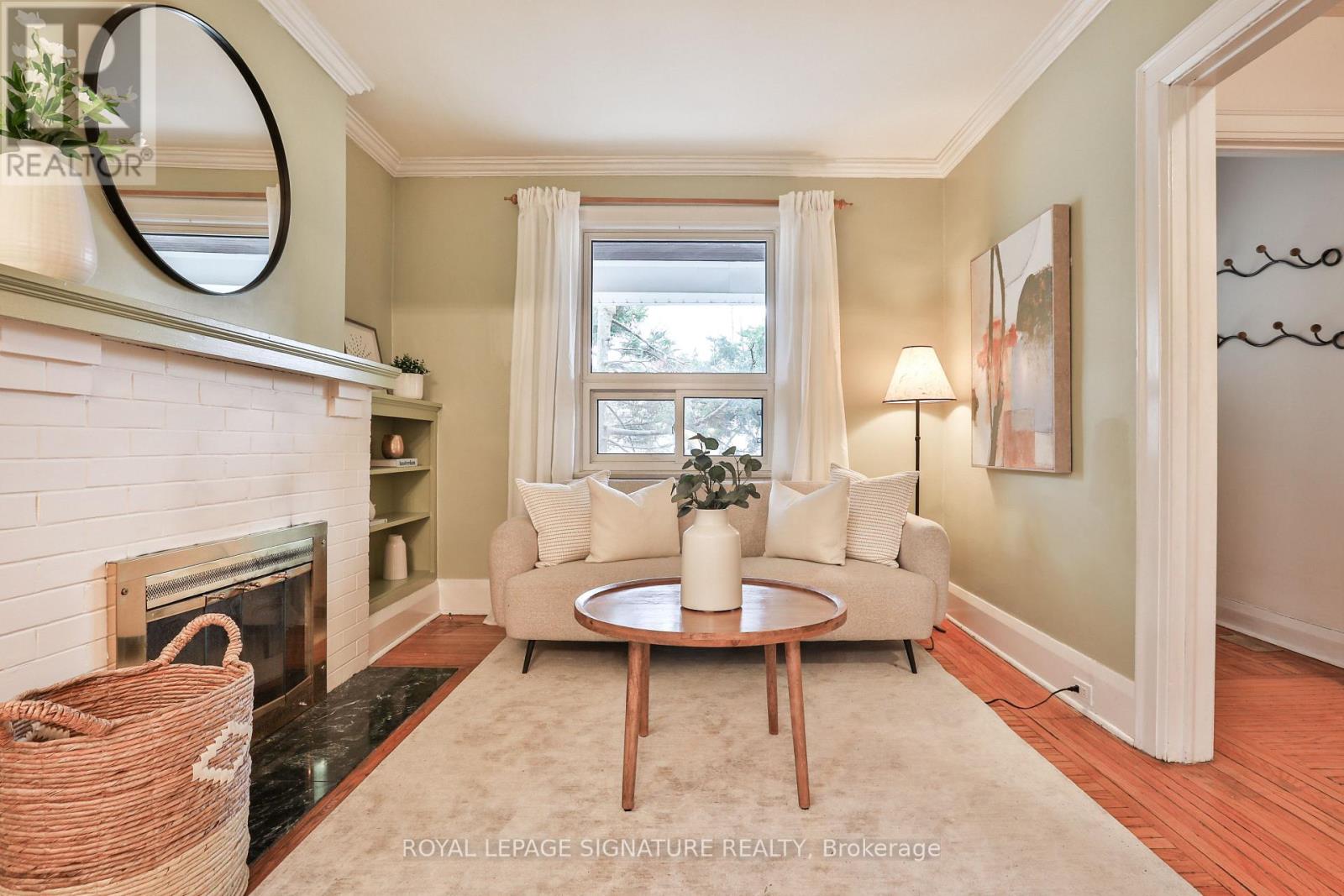 4 Earl Haig Avenue, Toronto, Ontario  M4C 1E1 - Photo 8 - E12892282