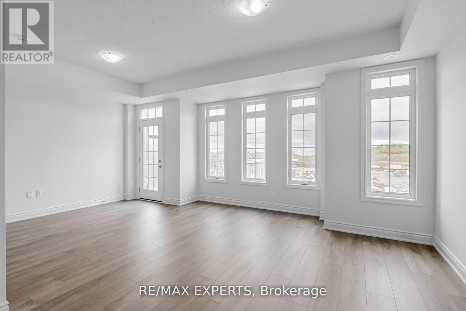 74 Paisley Drive, Bradford West Gwillimbury, Ontario  L3Z 0E3 - Photo 11 - N12892150