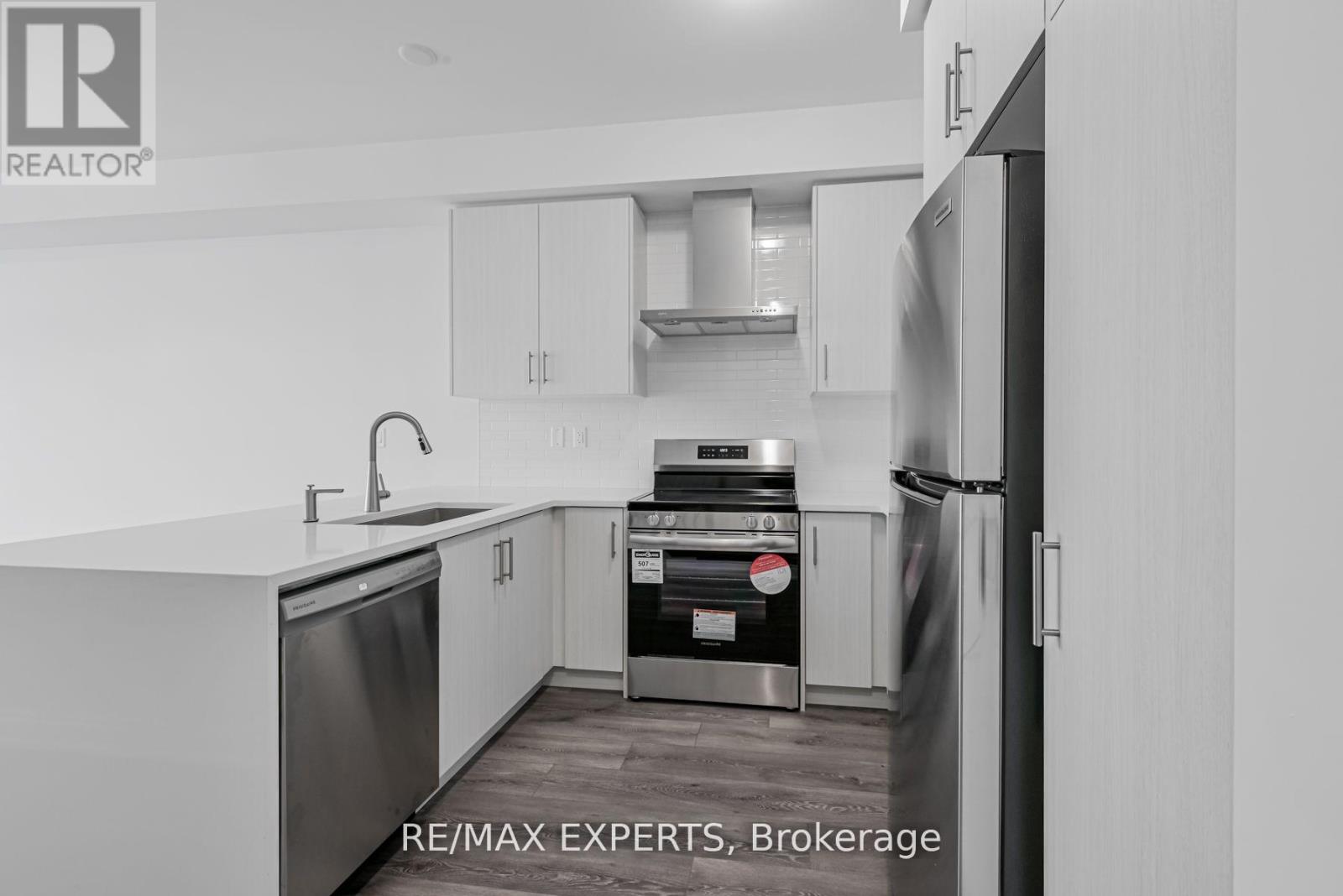 74 Paisley Drive, Bradford West Gwillimbury, Ontario  L3Z 0E3 - Photo 14 - N12892150