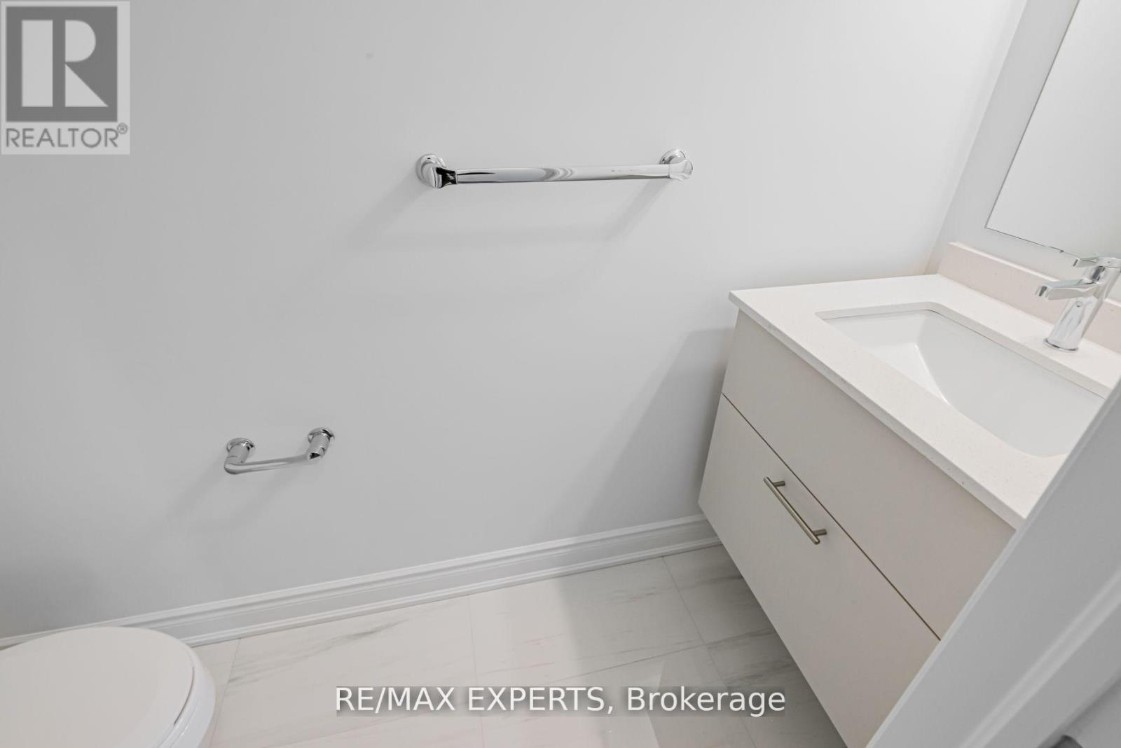 74 Paisley Drive, Bradford West Gwillimbury, Ontario  L3Z 0E3 - Photo 16 - N12892150