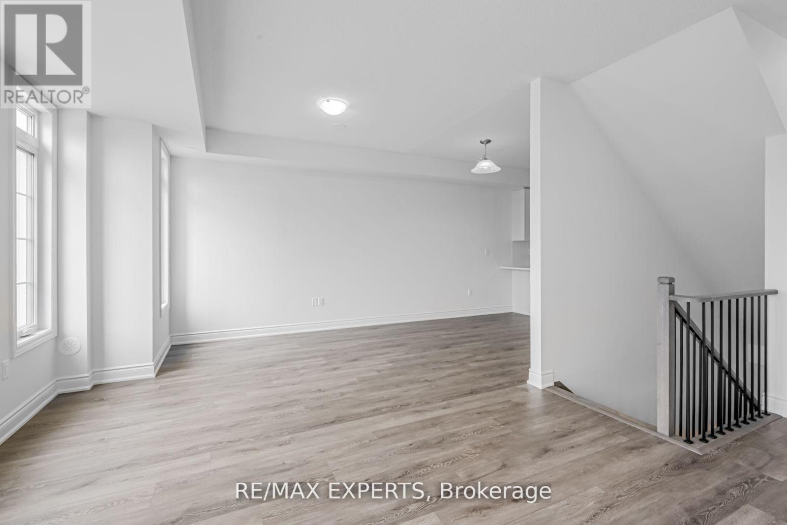 74 Paisley Drive, Bradford West Gwillimbury, Ontario  L3Z 0E3 - Photo 8 - N12892150