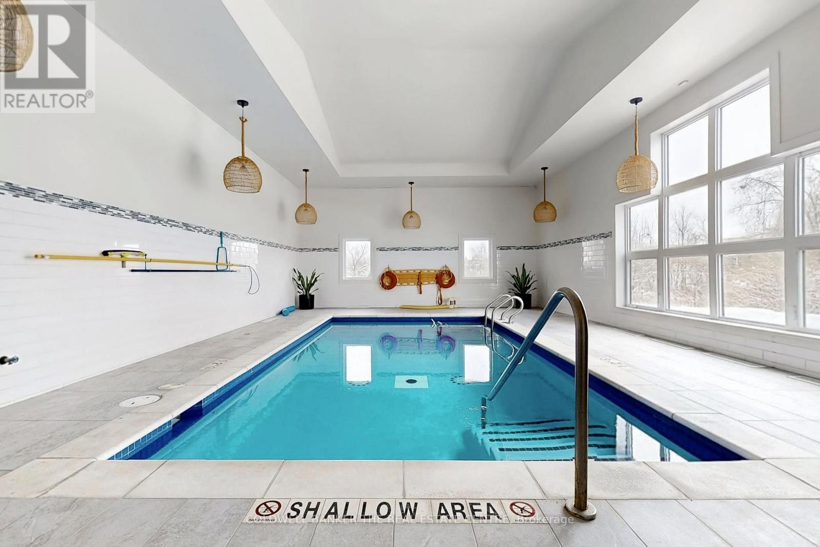 543 The Queensway S, Georgina, Ontario  L4P 2E7 - Photo 13 - N12892204