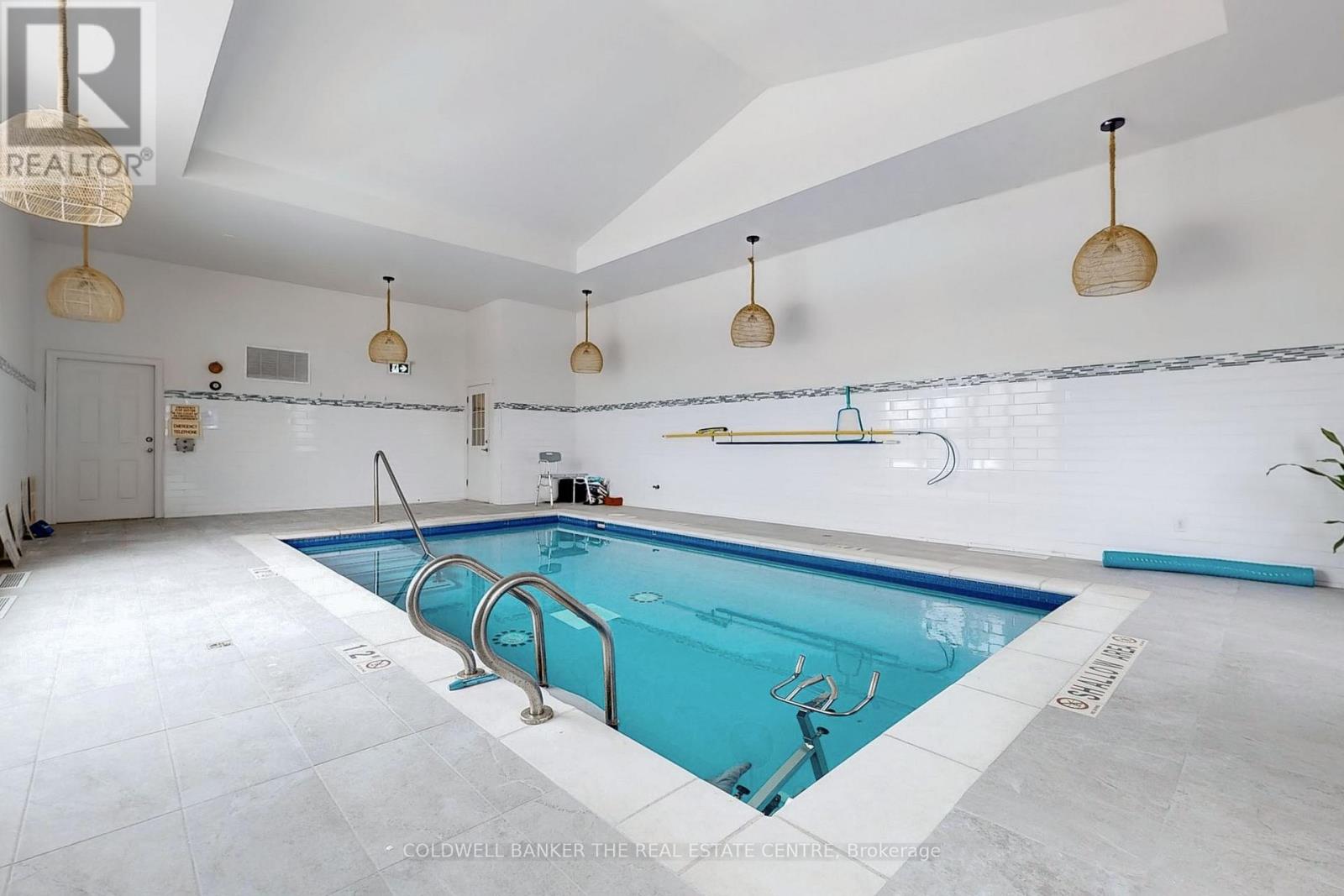 543 The Queensway S, Georgina, Ontario  L4P 2E7 - Photo 14 - N12892204