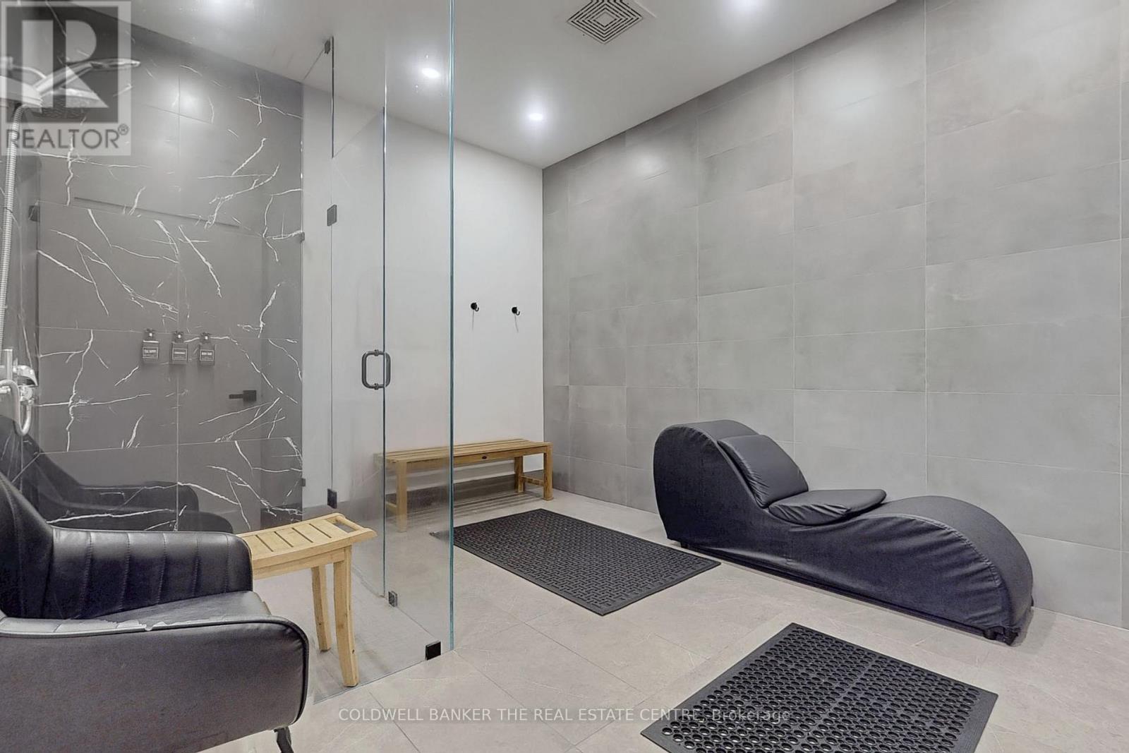 543 The Queensway S, Georgina, Ontario  L4P 2E7 - Photo 17 - N12892204