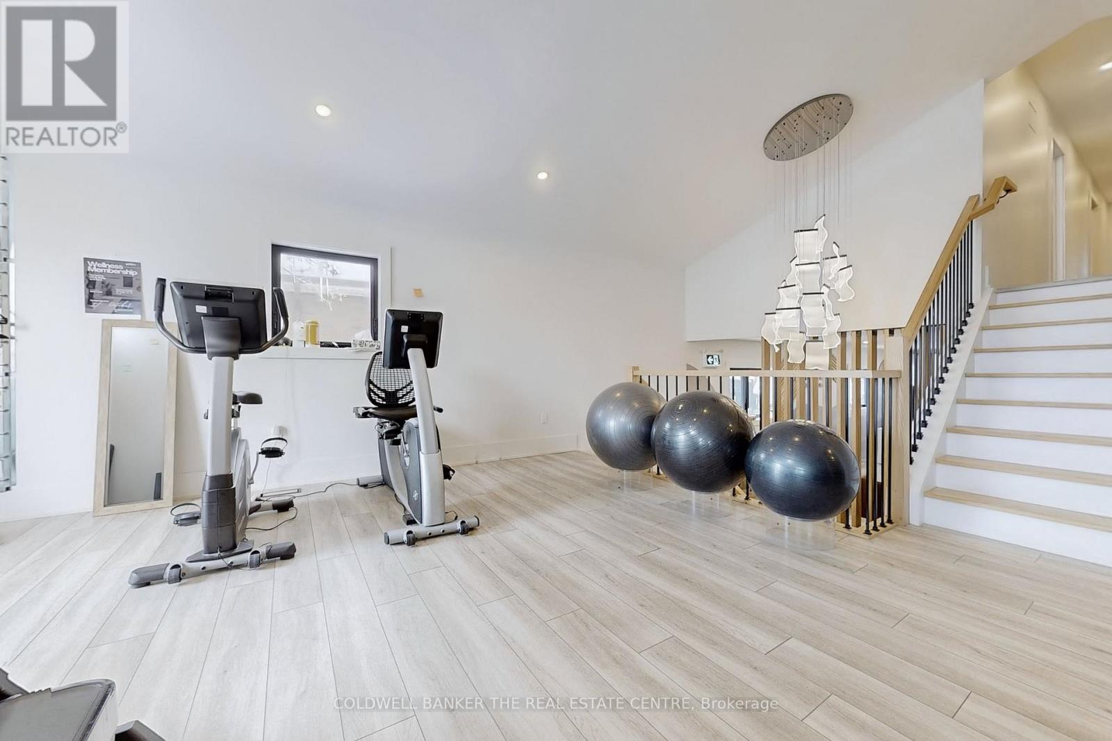 543 The Queensway S, Georgina, Ontario  L4P 2E7 - Photo 20 - N12892204