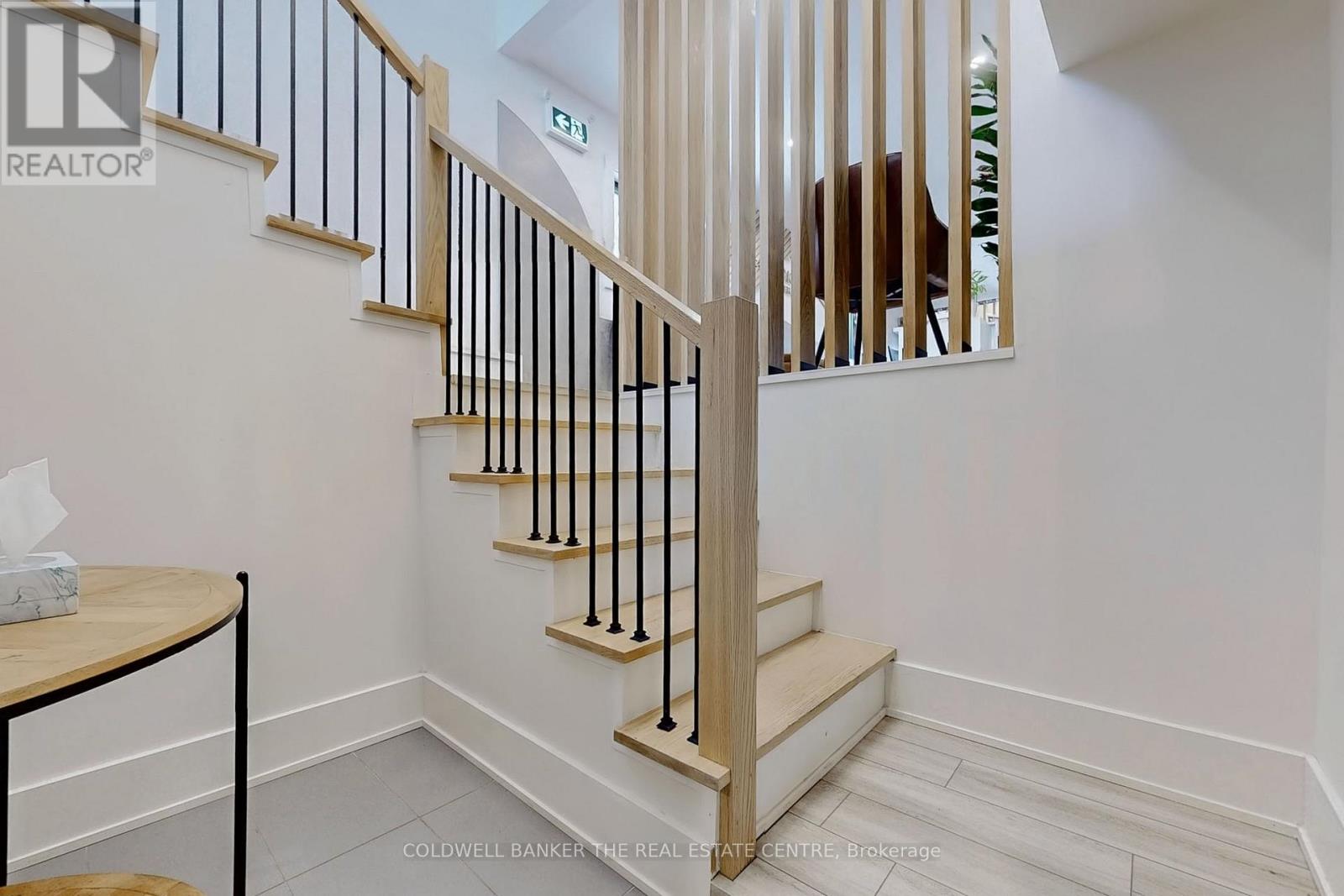 543 The Queensway S, Georgina, Ontario  L4P 2E7 - Photo 30 - N12892204