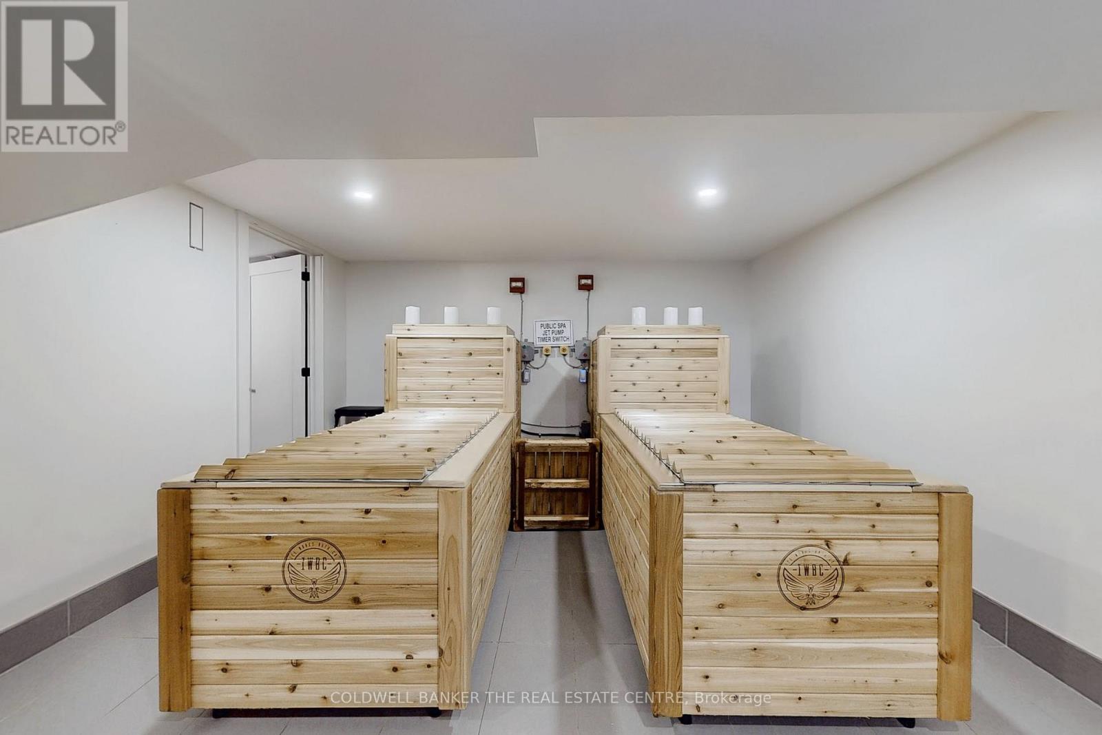 543 The Queensway S, Georgina, Ontario  L4P 2E7 - Photo 32 - N12892204