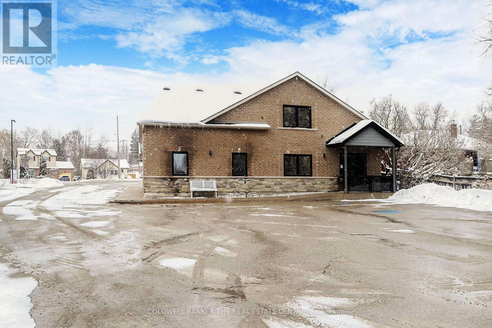 543 The Queensway S, Georgina, Ontario  L4P 2E7 - Photo 35 - N12892204