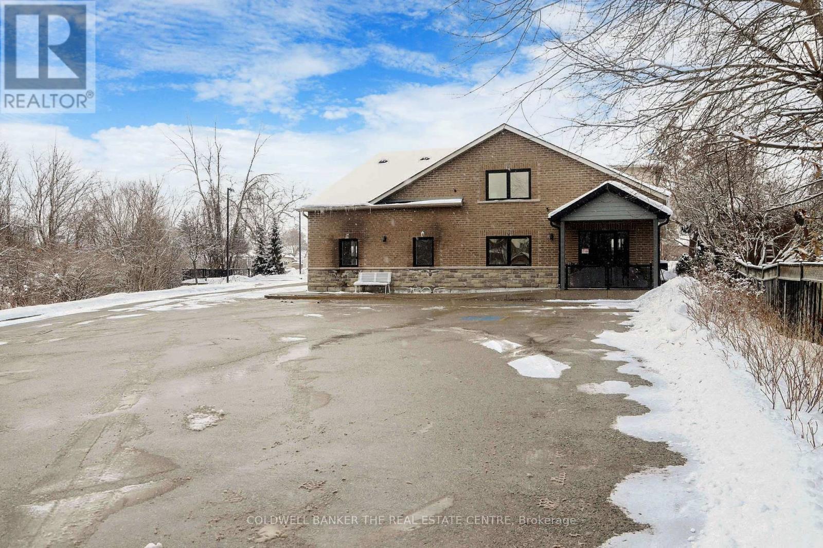 543 The Queensway S, Georgina, Ontario  L4P 2E7 - Photo 36 - N12892204