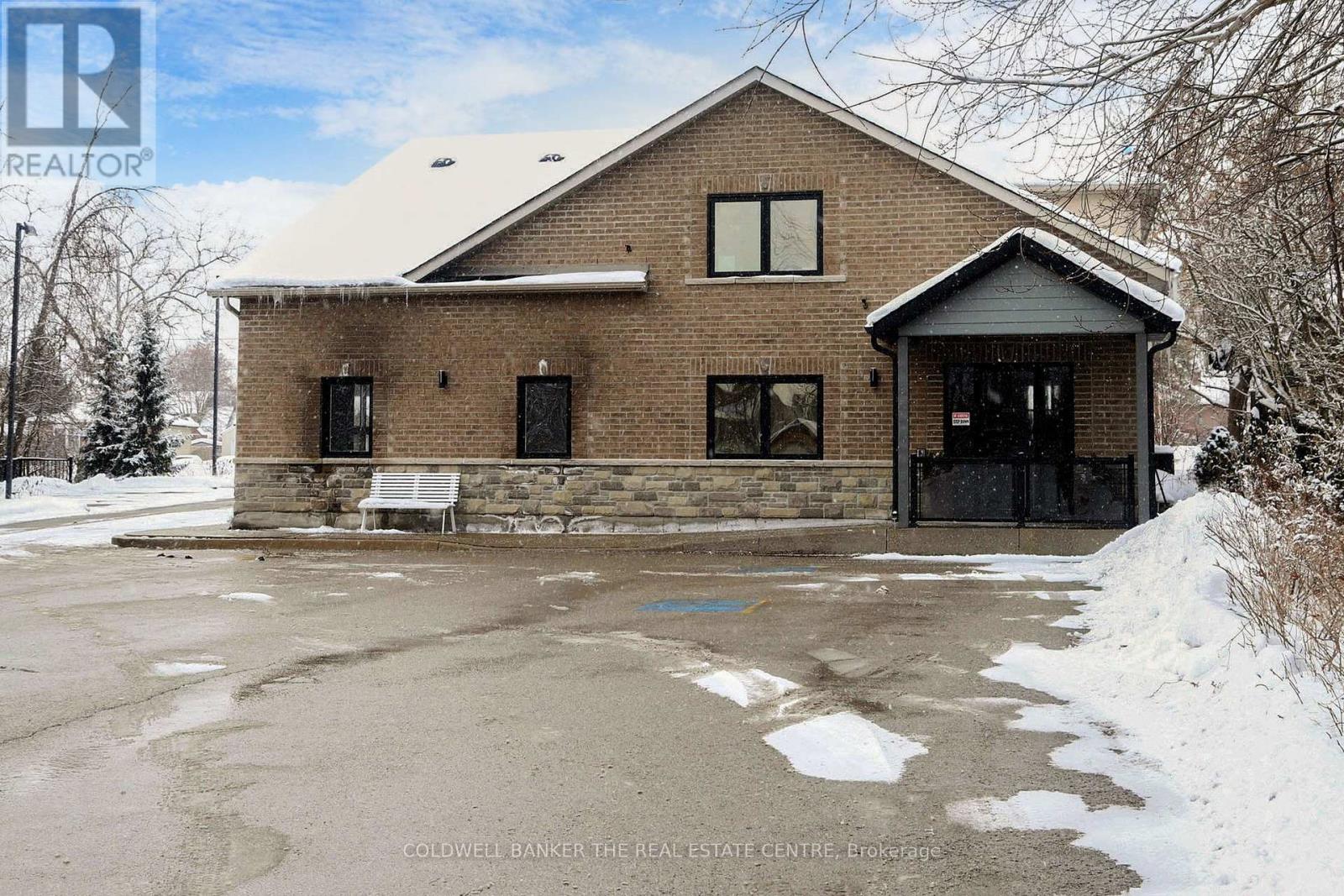 543 The Queensway S, Georgina, Ontario  L4P 2E7 - Photo 37 - N12892204