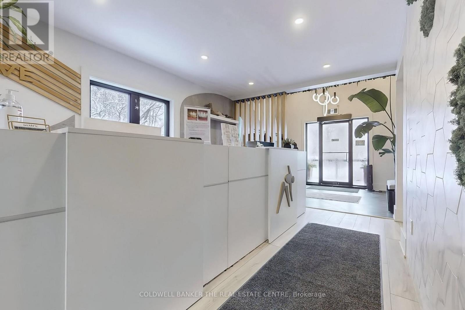 543 The Queensway S, Georgina, Ontario  L4P 2E7 - Photo 7 - N12892204