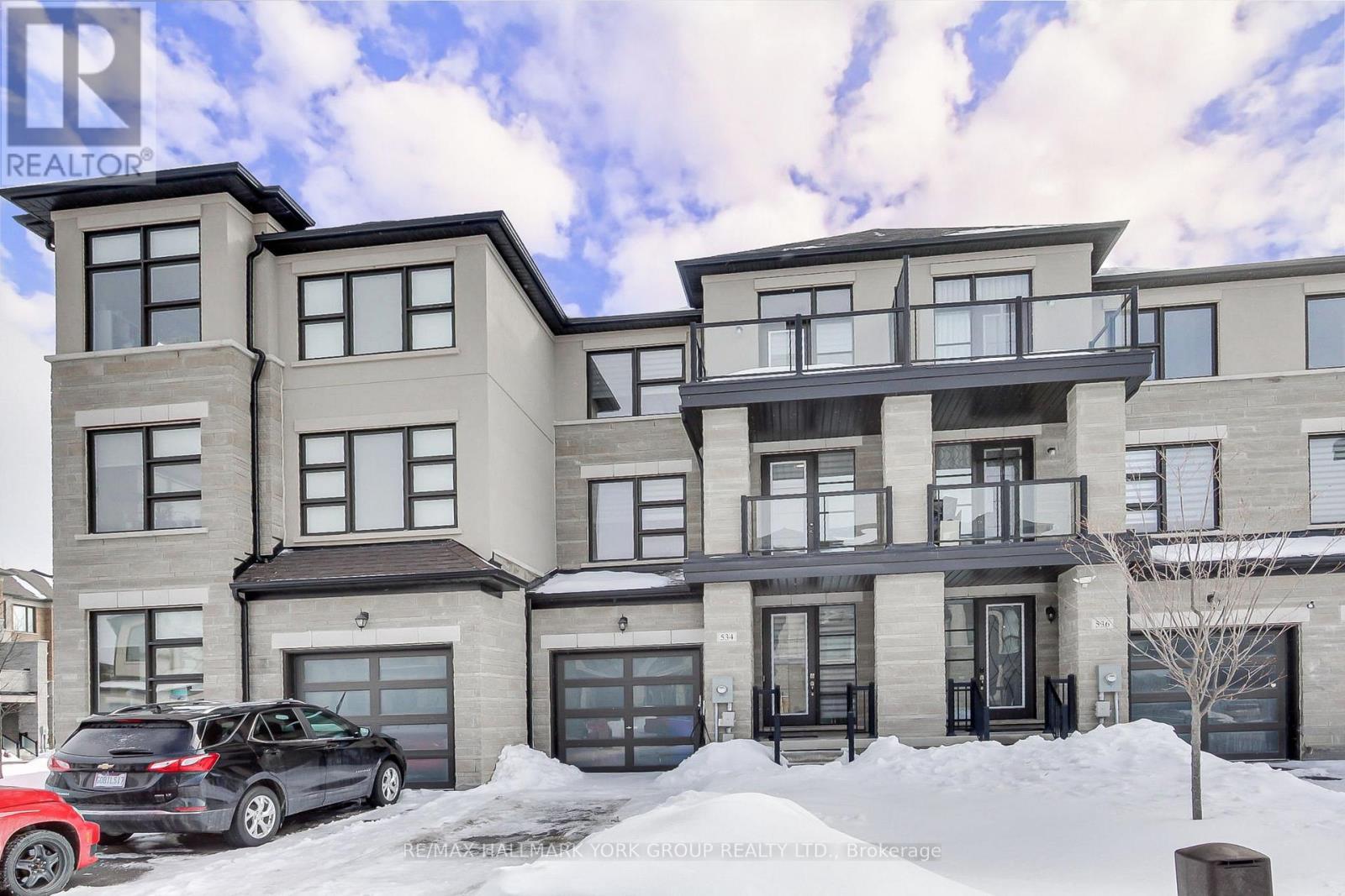 534 New England Court, Newmarket, Ontario  L3X 0M6 - Photo 3 - N12892222