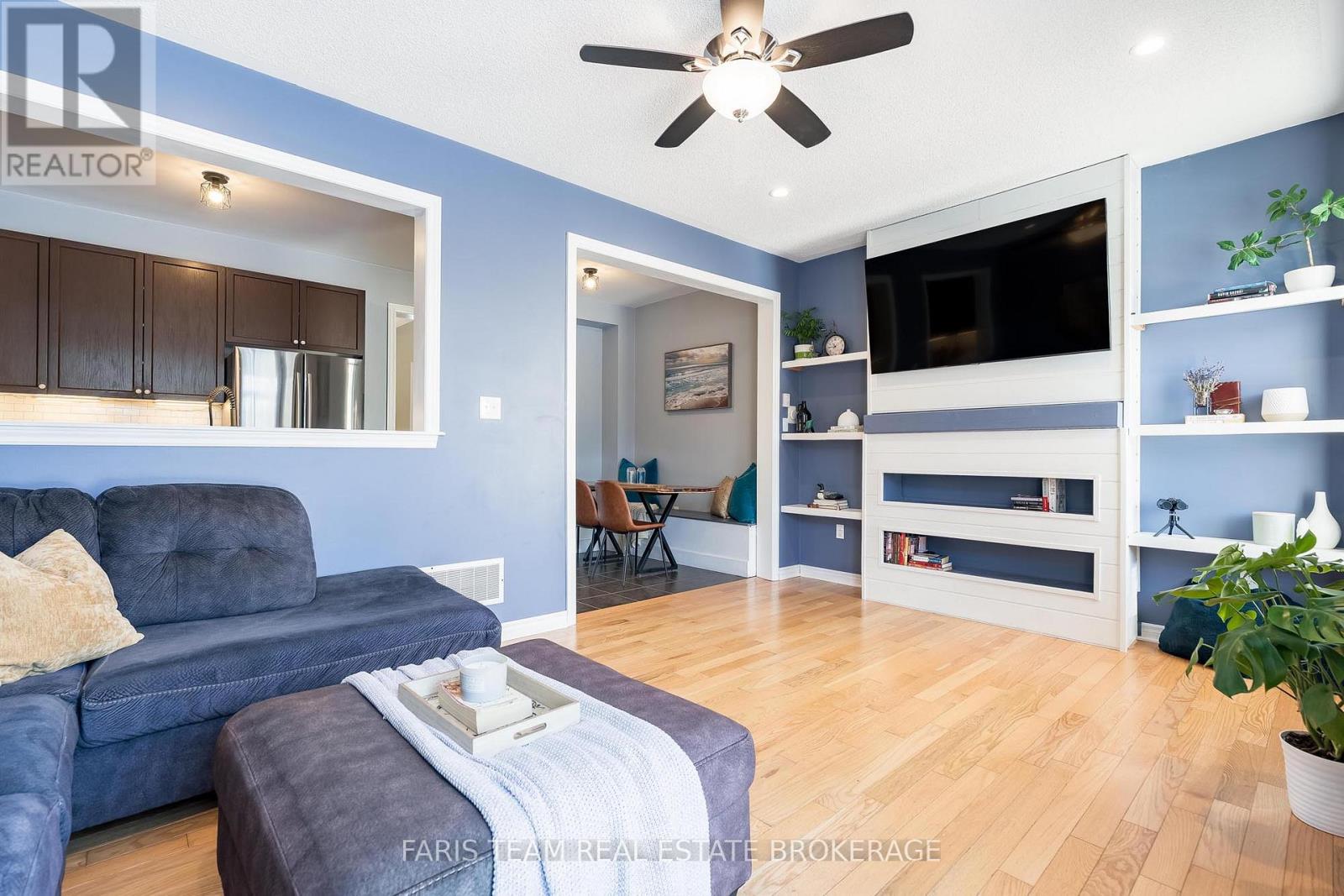 80 Blanchard Crescent, Essa, Ontario  L3W 0M9 - Photo 3 - N12892224