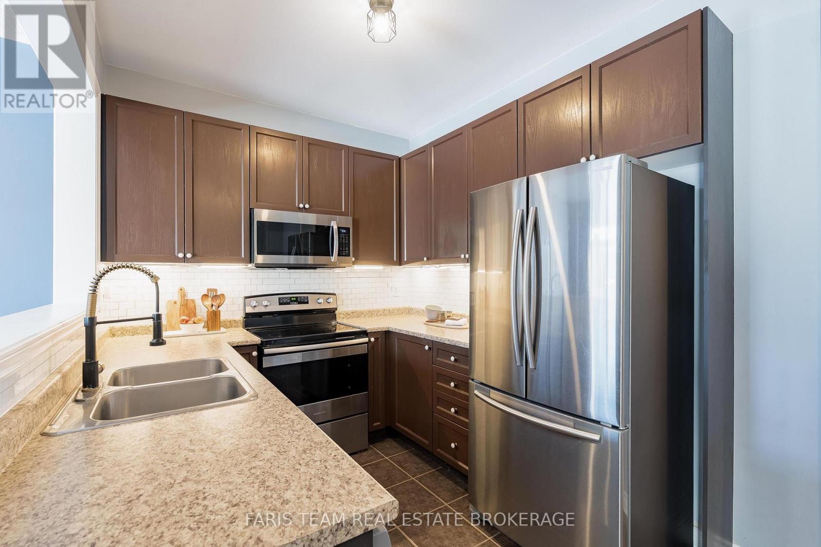 80 Blanchard Crescent, Essa, Ontario  L3W 0M9 - Photo 8 - N12892224