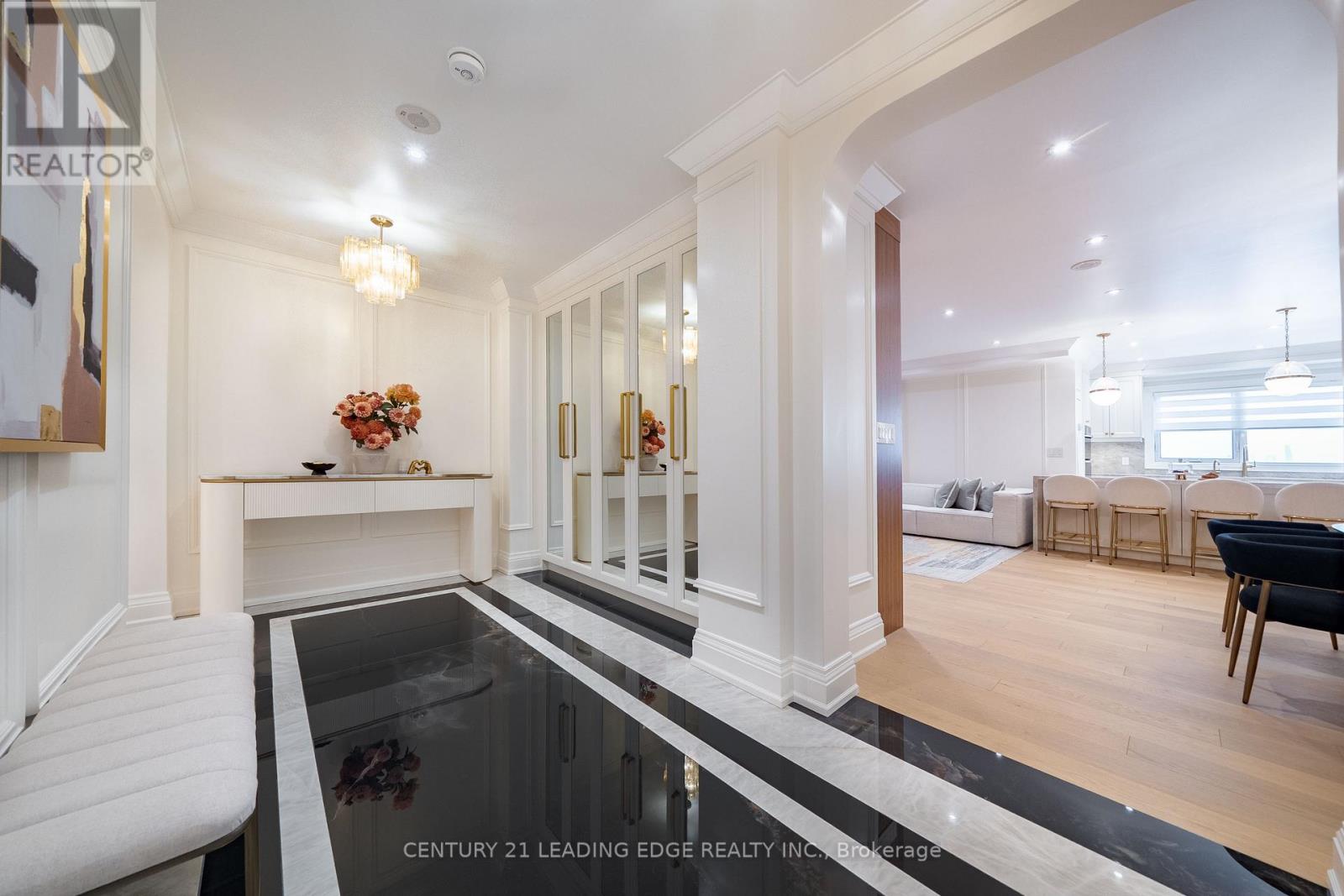 1504 - 9245 Jane Street, Vaughan, Ontario  L6A 0K1 - Photo 4 - N12892280