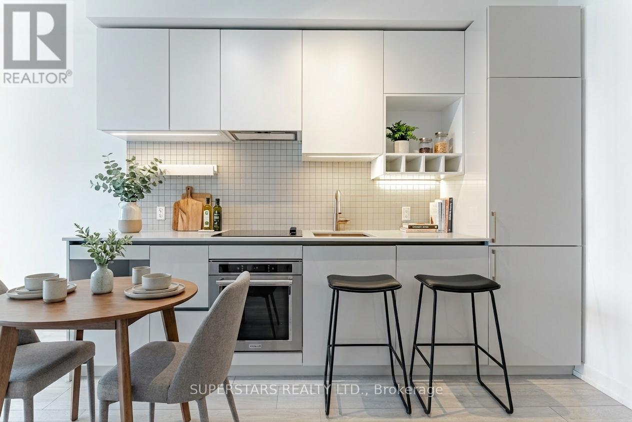 5510 - 950 Portage Parkway, Vaughan, Ontario  L4K 0J7 - Photo 3 - N12892298