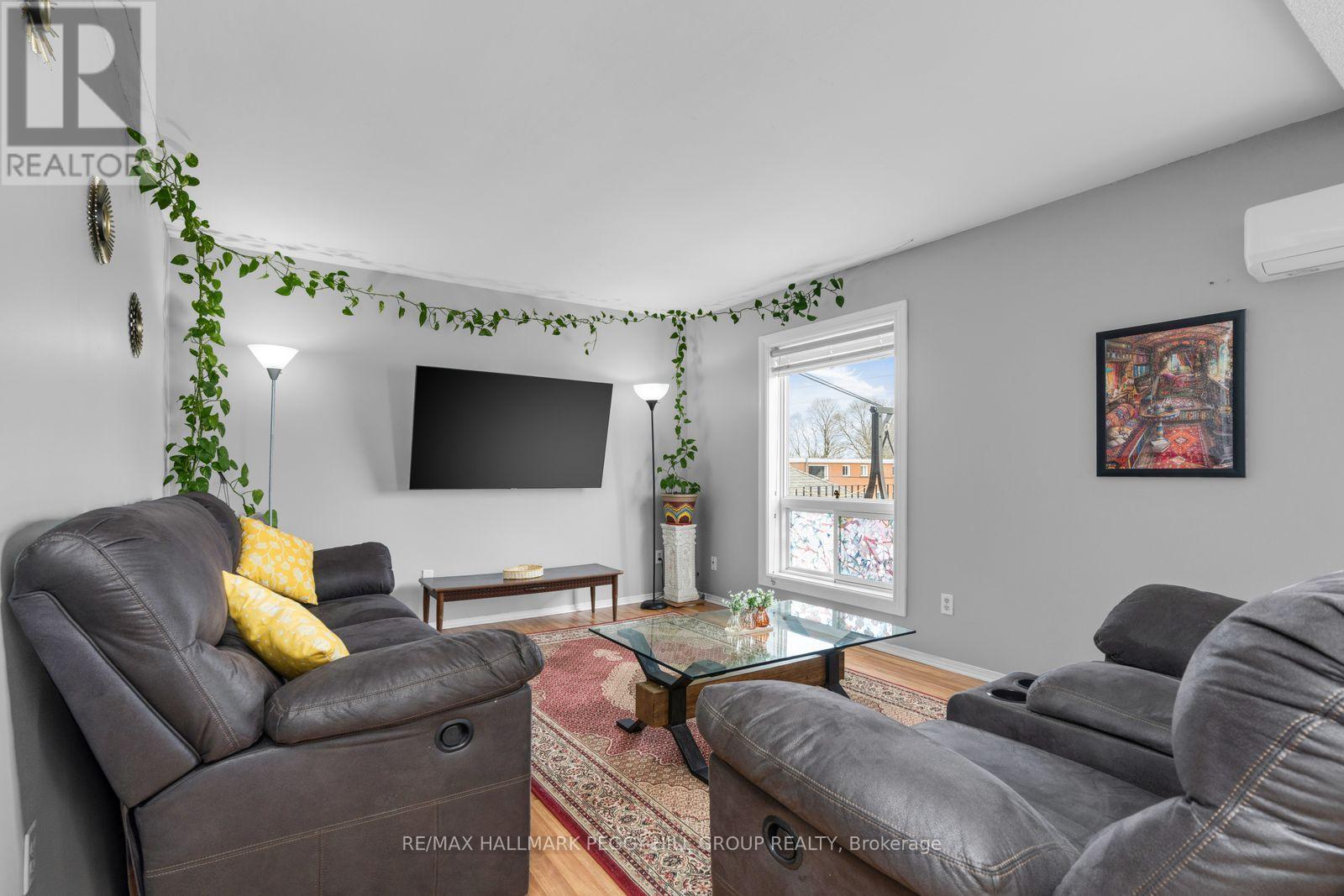 13 Yonge Street S, Springwater, Ontario  L0L 1P0 - Photo 11 - S12892188