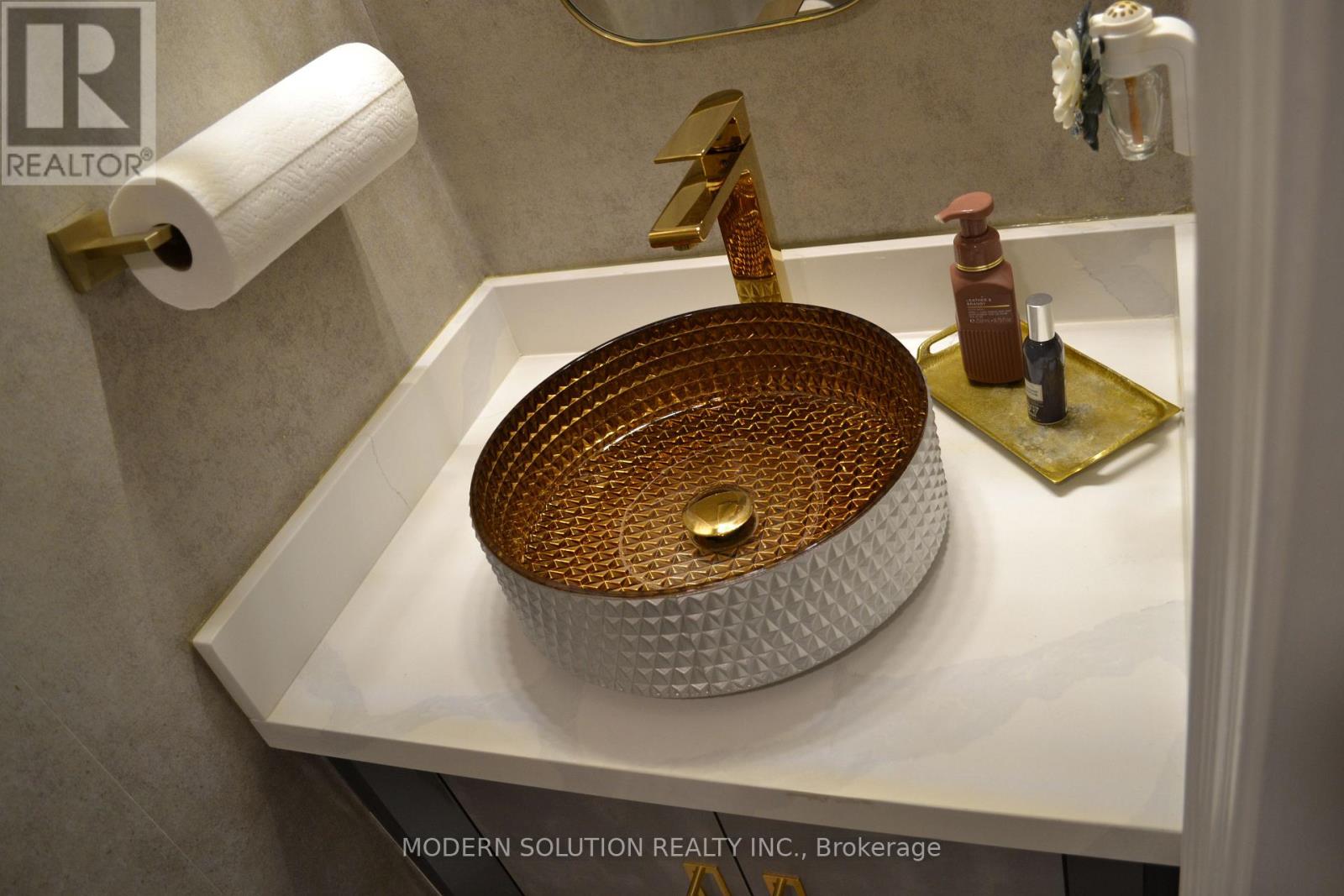 65 Manning Crescent, Newmarket, Ontario  L3Y 6H3 - Photo 16 - N12890362