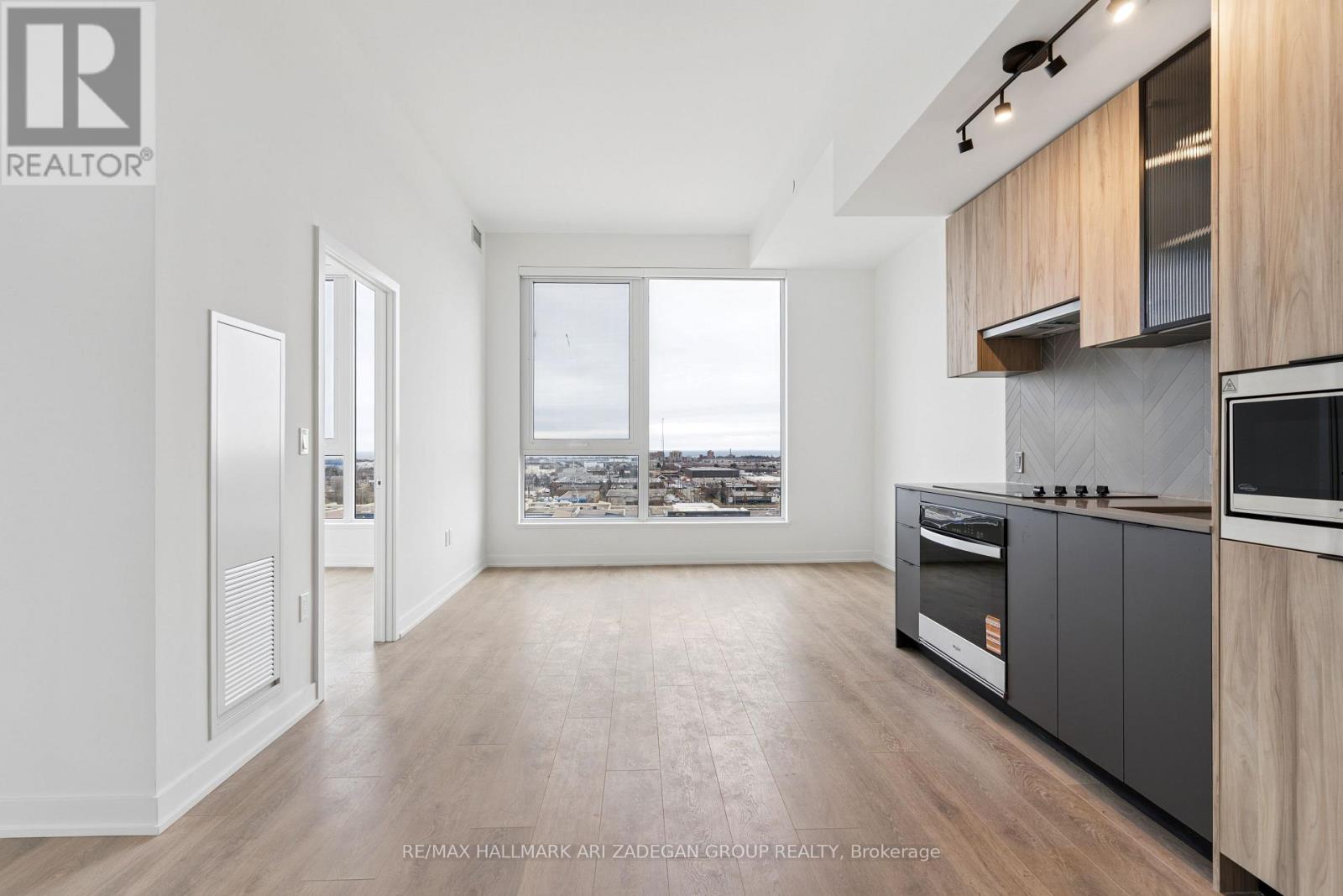 902 - 1037 The Queensway, Toronto (Islington-City Centre West), Ontario  M8Z 0H5 - Photo 4 - W12892132