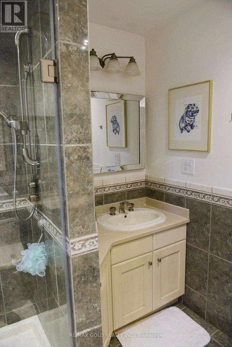 1391 Glenburnie Road, Mississauga, Ontario  L5G 3C7 - Photo 13 - W12892154