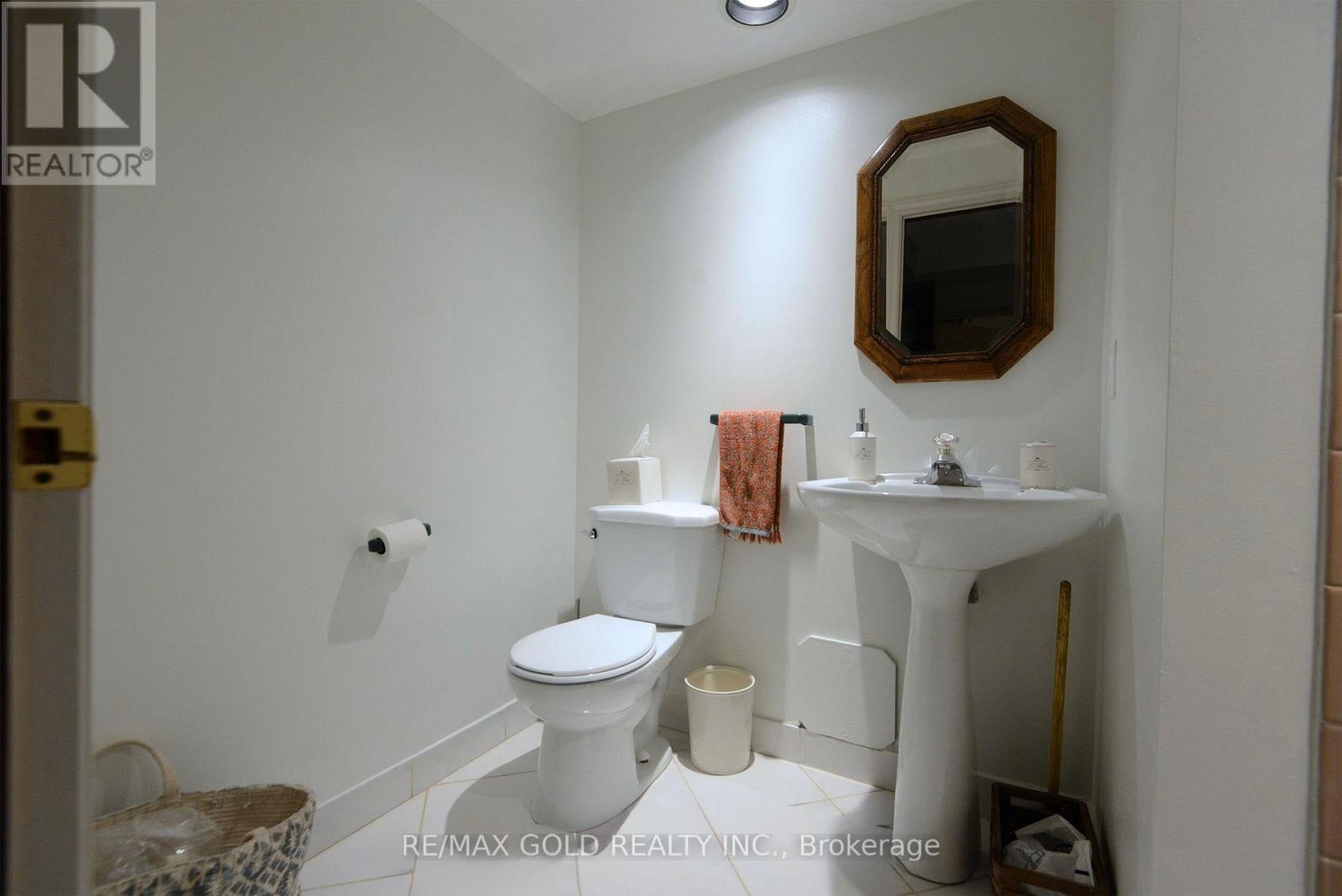 1391 Glenburnie Road, Mississauga, Ontario  L5G 3C7 - Photo 5 - W12892154