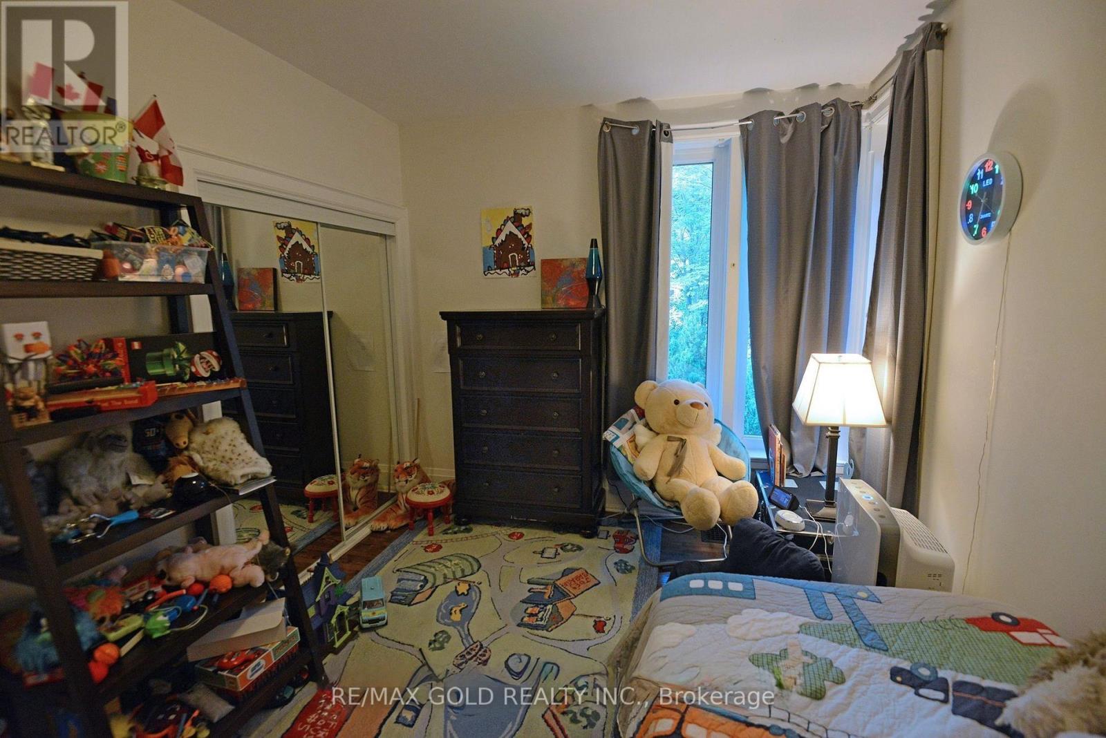 1391 Glenburnie Road, Mississauga, Ontario  L5G 3C7 - Photo 8 - W12892154