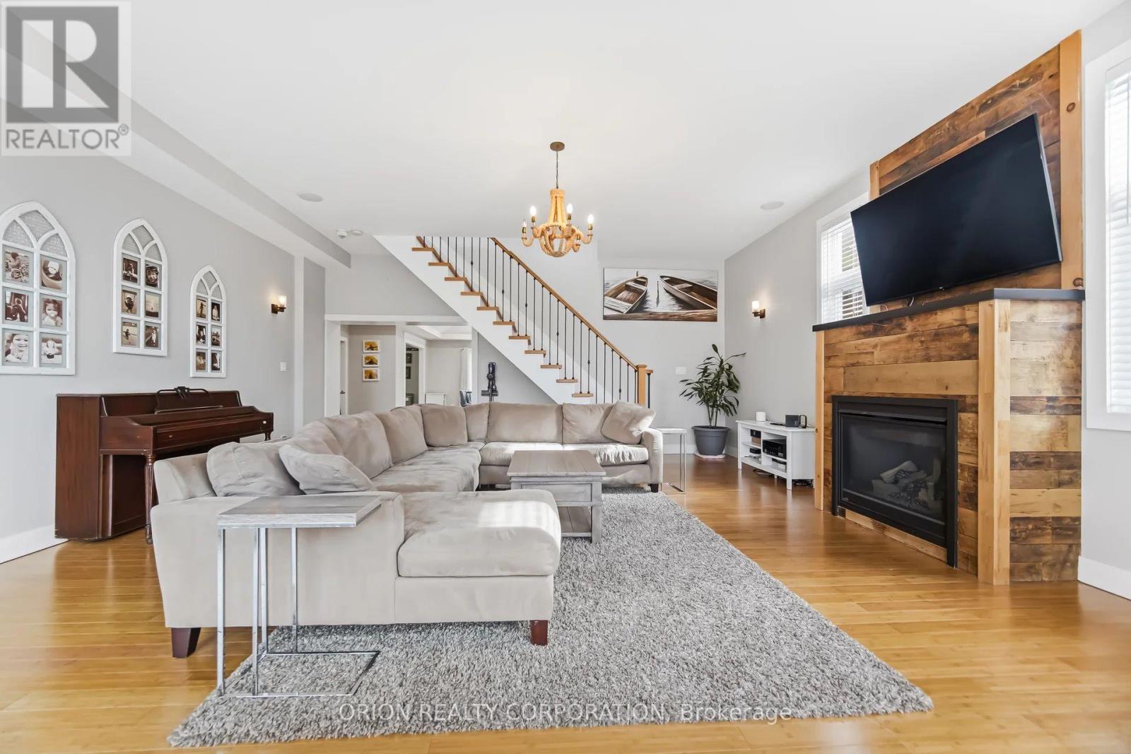 40 Briarwood Avenue, Mississauga, Ontario  L5G 3N6 - Photo 13 - W12892166