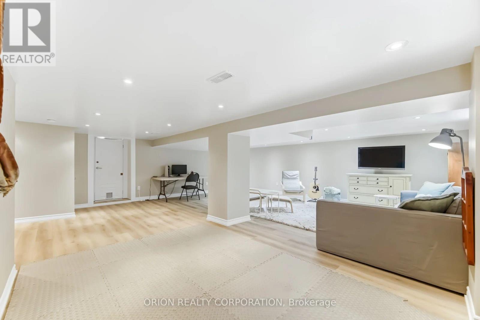 40 Briarwood Avenue, Mississauga, Ontario  L5G 3N6 - Photo 25 - W12892166