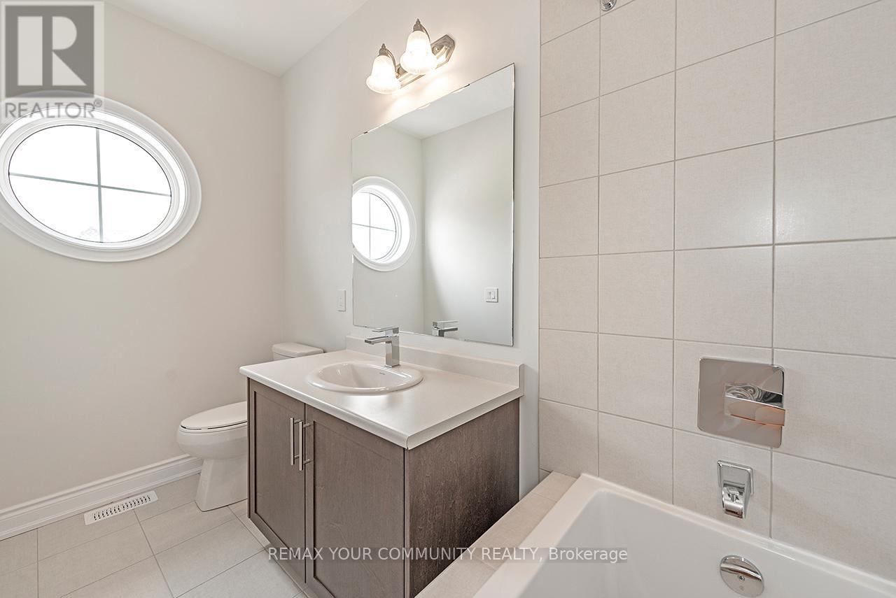 109 James Walker Avenue, Caledon (Caledon East), Ontario  L7C 4N1 - Photo 3 - W12892192