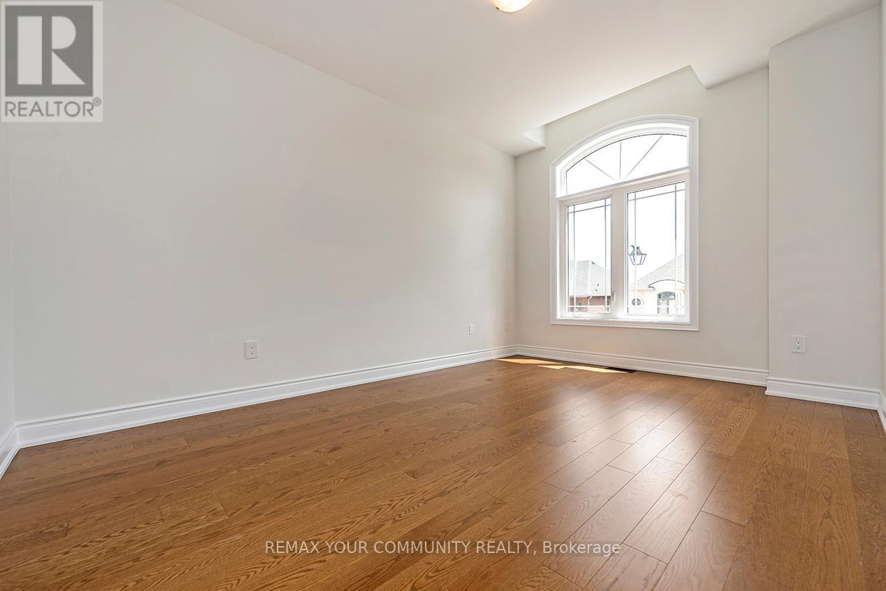 109 James Walker Avenue, Caledon (Caledon East), Ontario  L7C 4N1 - Photo 6 - W12892192