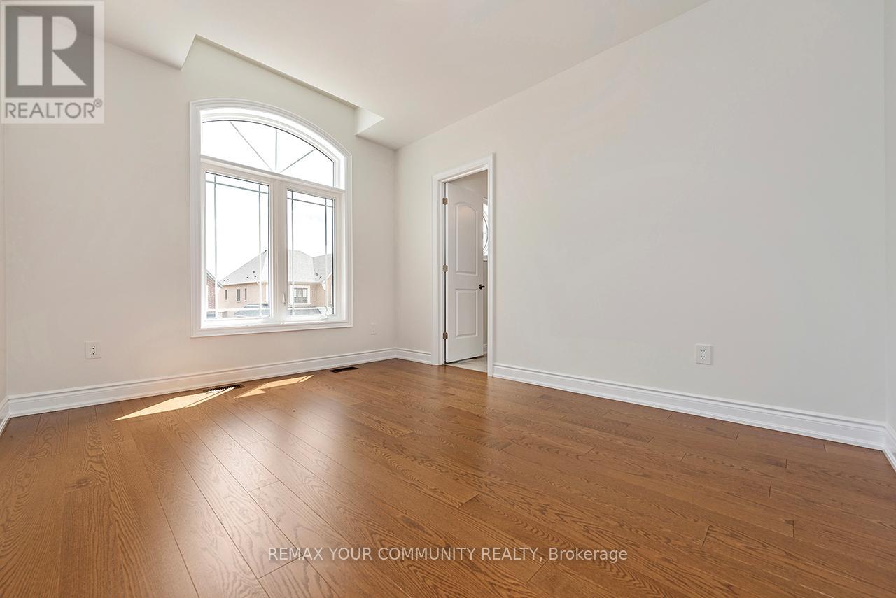 109 James Walker Avenue, Caledon (Caledon East), Ontario  L7C 4N1 - Photo 9 - W12892192