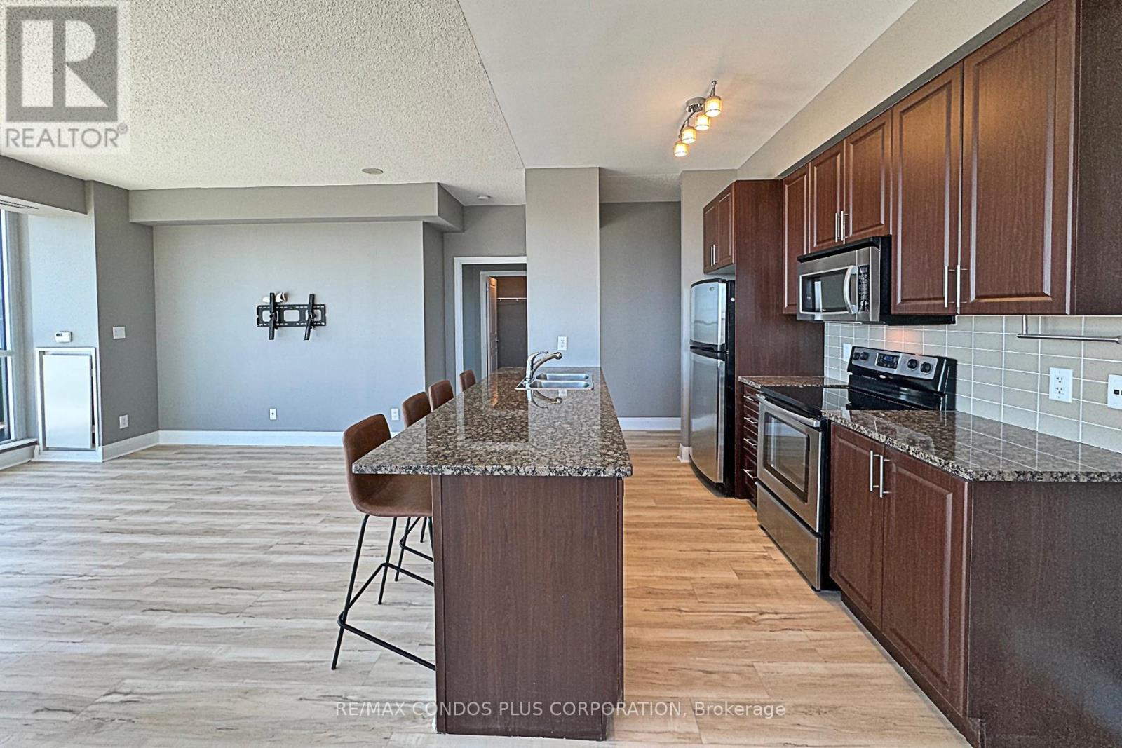 504 - 1 Hurontario Street, Mississauga, Ontario  L5G 0A3 - Photo 7 - W12892270