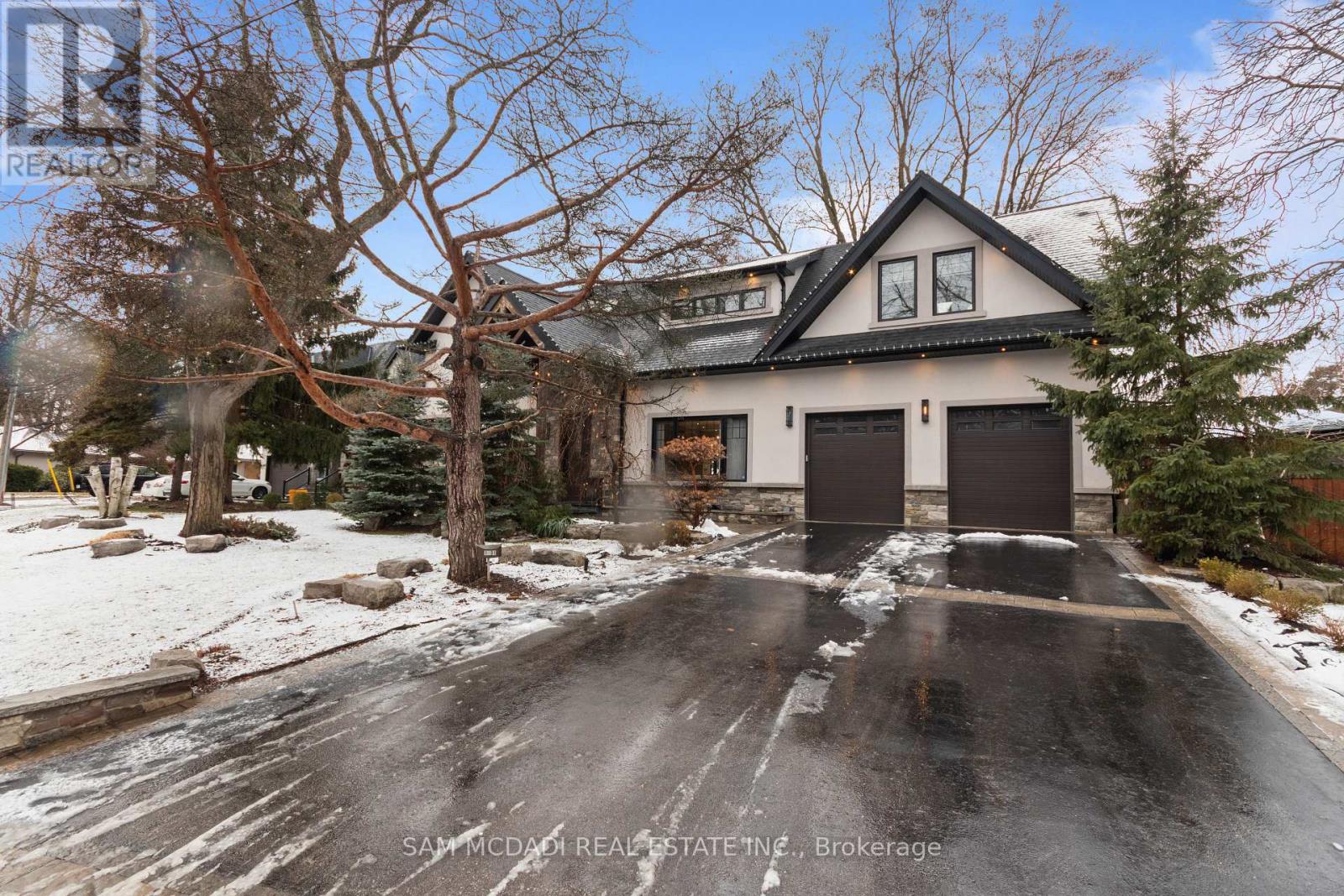 1031 Welwyn Drive, Mississauga, Ontario  L5J 3J2 - Photo 1 - W12892286