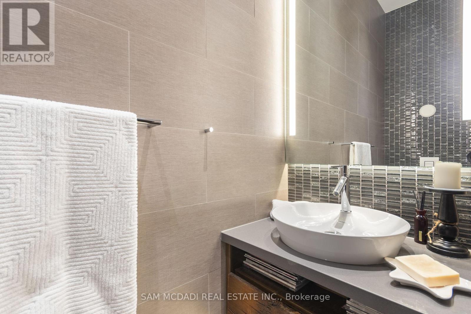 1031 Welwyn Drive, Mississauga, Ontario  L5J 3J2 - Photo 11 - W12892286