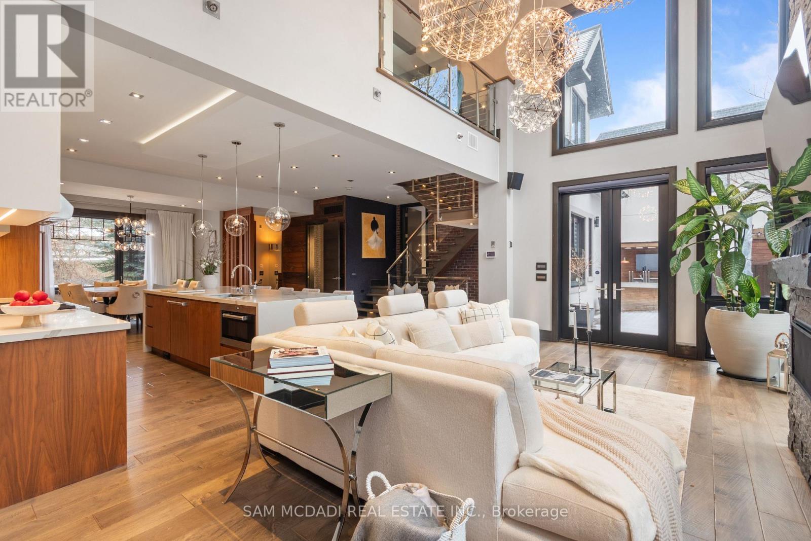 1031 Welwyn Drive, Mississauga, Ontario  L5J 3J2 - Photo 12 - W12892286