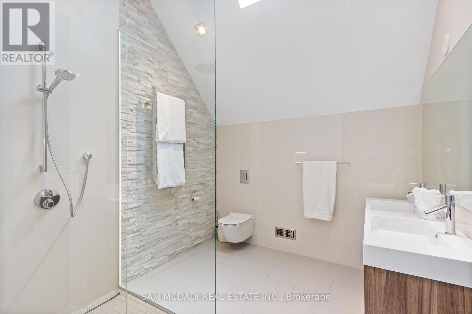 1031 Welwyn Drive, Mississauga, Ontario  L5J 3J2 - Photo 33 - W12892286