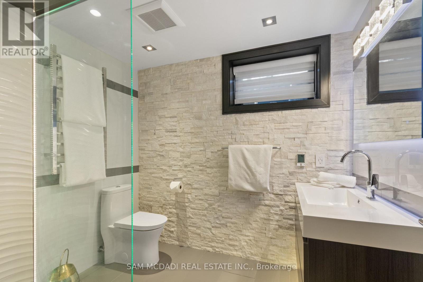 1031 Welwyn Drive, Mississauga, Ontario  L5J 3J2 - Photo 38 - W12892286